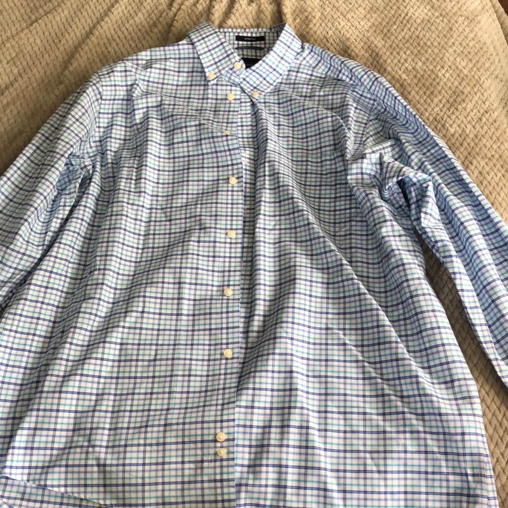 New, never worn men’s Dockers button down!
